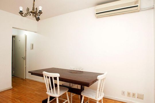 Sala de apartamento à venda com 1 quarto, 72m² em Centro Histórico, Porto Alegre