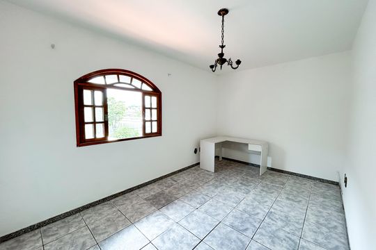 Apartamento à venda com 3 quartos, 202m² em Heliópolis, Belo Horizonte