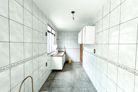 Apartamento à venda com 3 quartos, 202m² em Heliópolis, Belo Horizonte