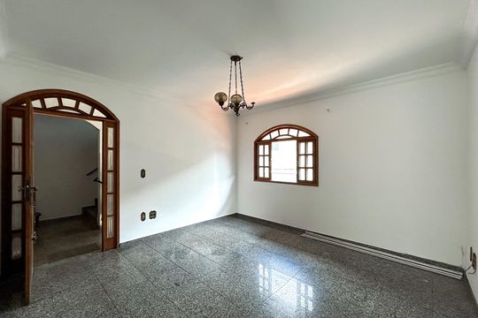 Apartamento à venda com 3 quartos, 202m² em Heliópolis, Belo Horizonte