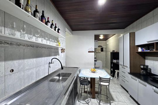 Cozinha de casa de condomínio à venda com 2 quartos, 92m² em Vargem Pequena, Rio de Janeiro