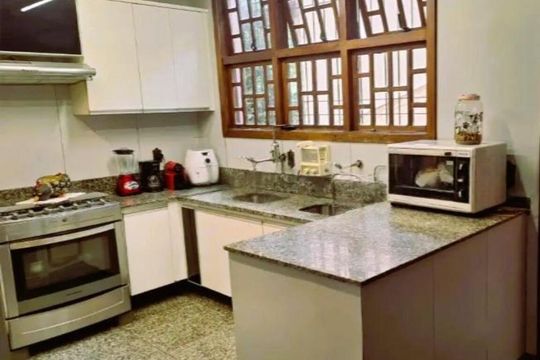 Casa para alugar com 5 quartos, 515m² em Belvedere, Belo Horizonte