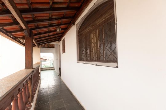 Casa para alugar com 3 quartos, 550m² em Inconfidentes, Contagem