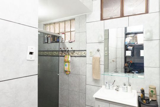 Casa para alugar com 3 quartos, 550m² em Inconfidentes, Contagem