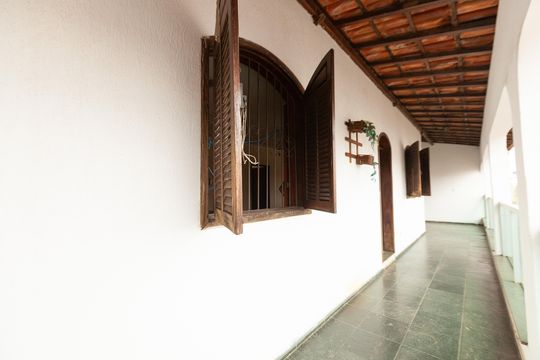 Casa para alugar com 3 quartos, 550m² em Inconfidentes, Contagem
