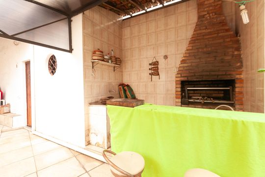 Casa para alugar com 3 quartos, 550m² em Inconfidentes, Contagem