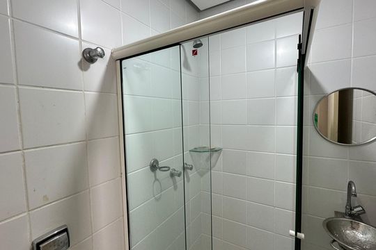 Banheiro de serviço de apartamento à venda com 3 quartos, 198m² em Recreio dos Bandeirantes, Rio de Janeiro
