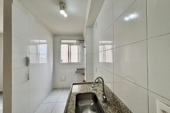 Cozinha de apartamento para alugar com 2 quartos, 43m² em Jardim Iris, São Paulo