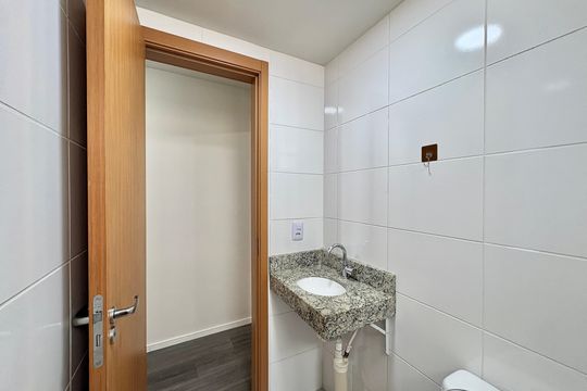 Banheiro de apartamento para alugar com 2 quartos, 43m² em Jardim Iris, São Paulo