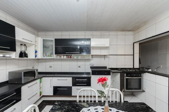 Cozinha  de casa para alugar com 3 quartos, 301m² em Vila Fanton, São Paulo