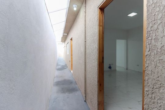 Corredor Externo de casa para alugar com 2 quartos, 125m² em Cidade Nova São Miguel, São Paulo