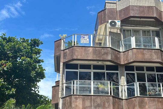 Plaquinha de apartamento para alugar com 3 quartos, 300m² em Recreio dos Bandeirantes, Rio de Janeiro