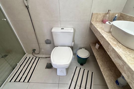 Banheiro de apartamento para alugar com 3 quartos, 300m² em Recreio dos Bandeirantes, Rio de Janeiro