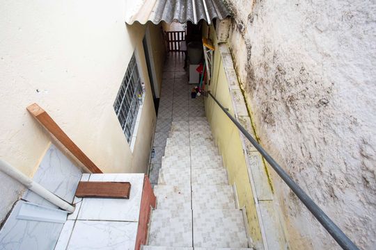 Escada de casa à venda com 3 quartos, 160m² em Casa Grande, Diadema