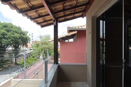 Varanda da Suite de casa à venda com 3 quartos, 418m² em Heliópolis, Belo Horizonte