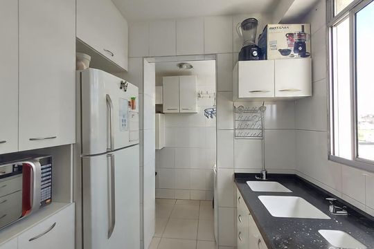 Cozinha de apartamento à venda com 3 quartos, 89m² em Carlos Prates, Belo Horizonte