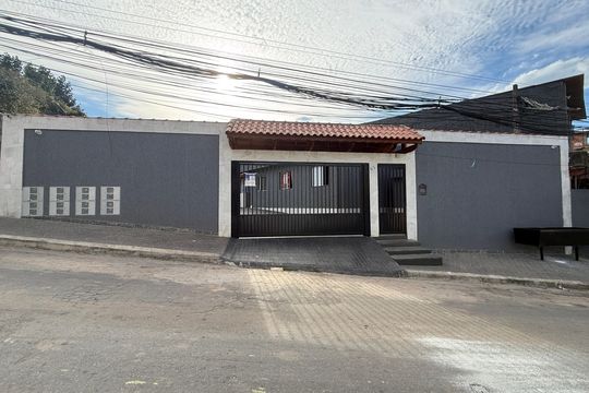 Fachada  de casa de condomínio para alugar com 1 quarto, 40m² em Cabuçu, Guarulhos