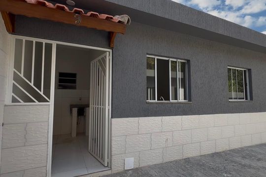 Frente da Casa  de casa de condomínio para alugar com 1 quarto, 46m² em Cabuçu, Guarulhos