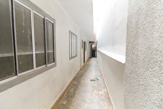 Área externa de casa para alugar com 1 quarto, 12m² em Vila Carmosina, São Paulo