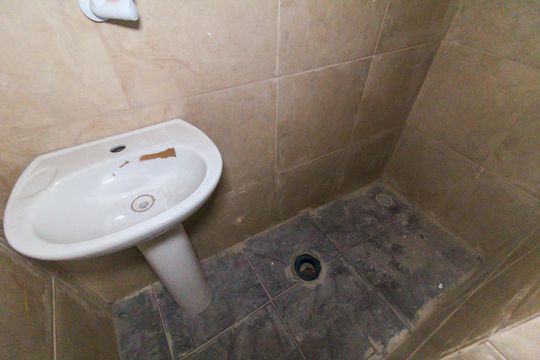 Banheiro de casa para alugar com 1 quarto, 12m² em Vila Carmosina, São Paulo