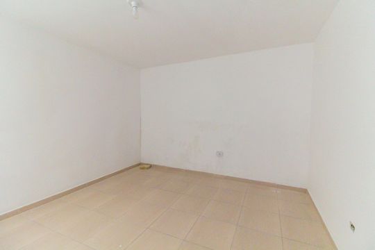 Casa para alugar com 1 quarto, 12m² em Vila Carmosina, São Paulo