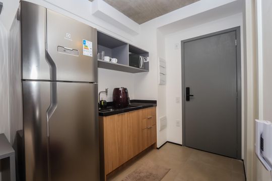 Cozinha de kitnet/studio para alugar com 1 quarto, 23m² em Cerqueira César, São Paulo