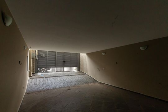 Garagem de casa para alugar com 4 quartos, 270m² em Vila Esperança, São Paulo