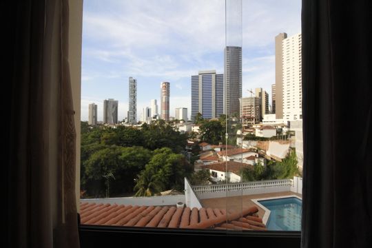 Quarto 4  - vista de casa para alugar com 5 quartos, 449m² em Pituba, Salvador