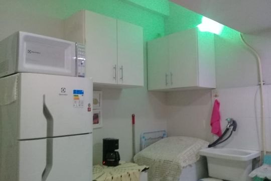 Cozinha de kitnet/studio para alugar com 1 quarto, 28m² em Centro, Niterói