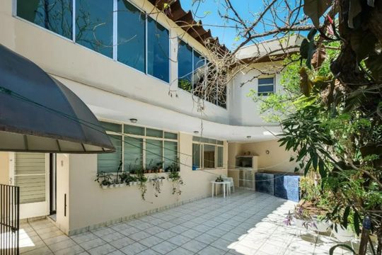 Casa para alugar com 4 quartos, 269m² em Sumaré, São Paulo