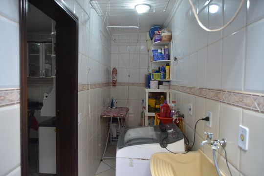Area de Serviço de casa para alugar com 3 quartos, 195m² em Parque Erasmo Assunção, Santo André