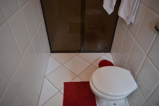 Banheiro da Suíte 1 de casa para alugar com 3 quartos, 195m² em Parque Erasmo Assunção, Santo André