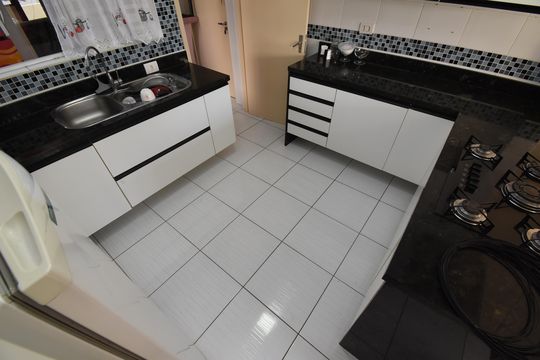 Cozinha de apartamento à venda com 3 quartos, 120m² em Alto da Glória, Curitiba