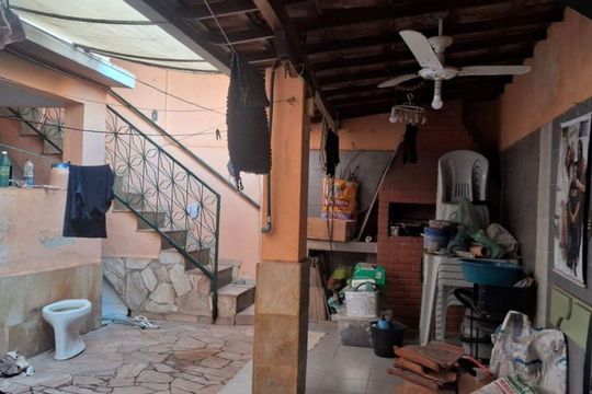 Casa à venda com 4 quartos, 235m² em Atila de Paiva (barreiro, Belo Horizonte