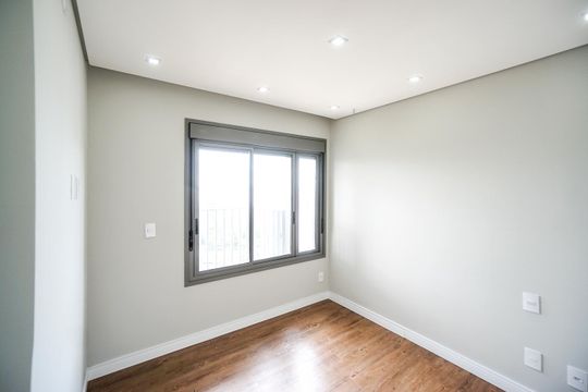 Suite de apartamento à venda com 3 quartos, 80m² em Chácara Seis de Outubro, São Paulo