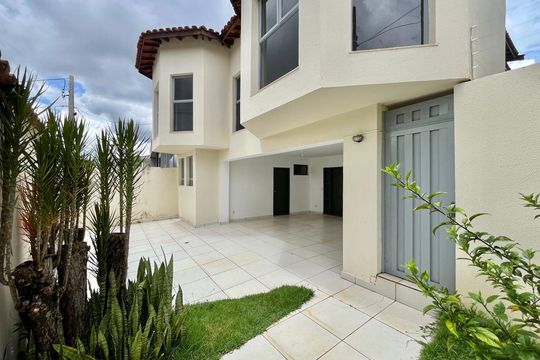 Garagem de casa para alugar com 3 quartos, 238m² em Jardim Sao Carlos, Campinas