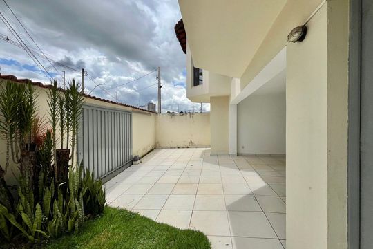 Garagem de casa para alugar com 3 quartos, 238m² em Jardim Sao Carlos, Campinas