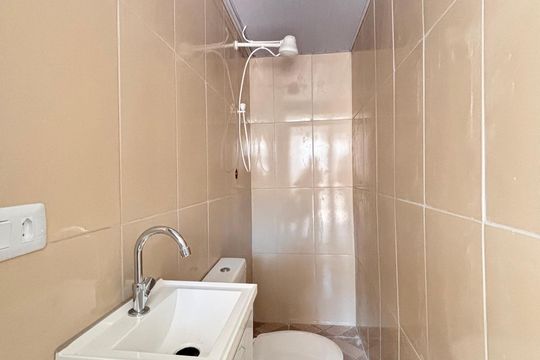 Banheiro de kitnet/studio para alugar com 1 quarto, 30m² em Jardim Novo Mundo, São Paulo