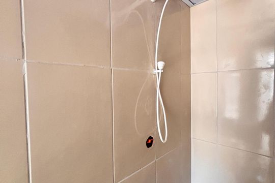 Banheiro de kitnet/studio para alugar com 1 quarto, 30m² em Jardim Novo Mundo, São Paulo