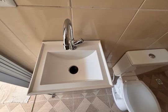 Banheiro de kitnet/studio para alugar com 1 quarto, 30m² em Jardim Novo Mundo, São Paulo