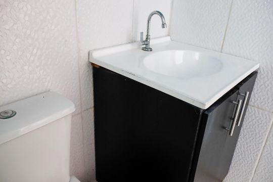 Banheiro de apartamento à venda com 2 quartos, 50m² em Santa Maria, Osasco