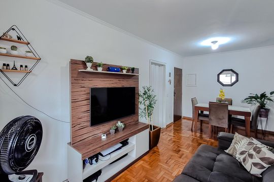 Sala de apartamento para alugar com 2 quartos, 63m² em Jardim da Gloria, São Paulo