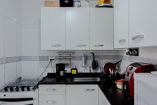 Cozinha de apartamento para alugar com 2 quartos, 63m² em Jardim da Gloria, São Paulo