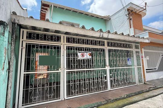 Fachada - Plaquinha Instalada de casa para alugar com 5 quartos, 84m² em Vila Gomes Cardim, São Paulo