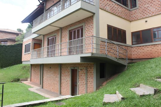 Quintal de casa de condomínio para alugar com 3 quartos, 750m² em Vila Santo Antônio, Cotia