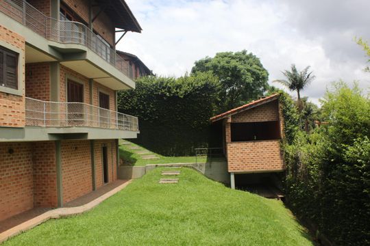 Quintal de casa de condomínio para alugar com 3 quartos, 750m² em Vila Santo Antônio, Cotia