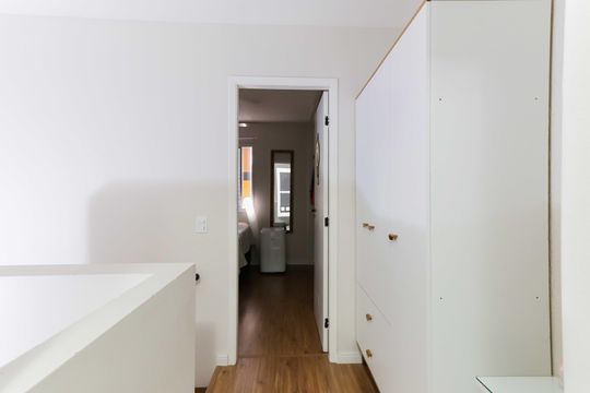 Corredor Quartos de casa de condomínio à venda com 2 quartos, 165m² em Rio Pequeno, São Paulo