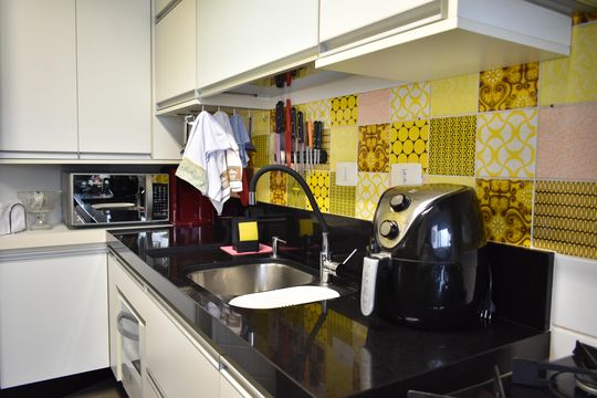 Cozinha de apartamento à venda com 3 quartos, 100m² em Chácara Inglesa, São Paulo