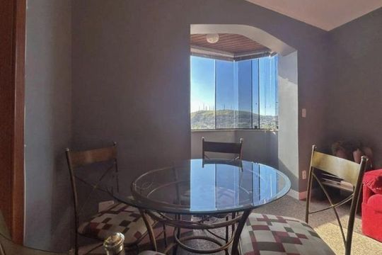 Sala de apartamento à venda com 1 quarto, 45m² em Santo Antônio, Porto Alegre
