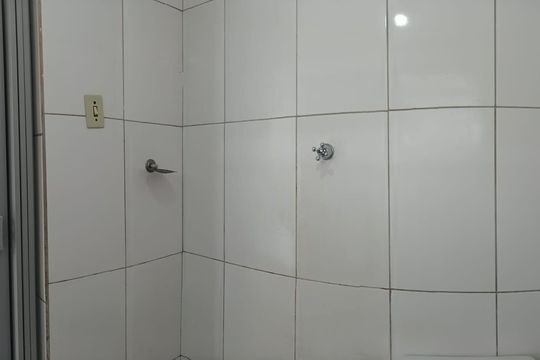 Banheiro de casa para alugar com 2 quartos, 58m² em Vila Alpina, São Paulo